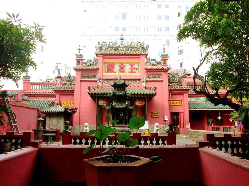 Jade Emperor Pagoda (Chùa Ngọc Hoàng) Jade Emperor Pagoda (Chùa Ngọc Hoàng)