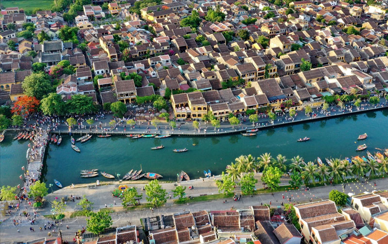Central Vietnam: Imperial Heritage & Coastal Bliss Ultimate Guide to the Best Travel Tour in Vietnam